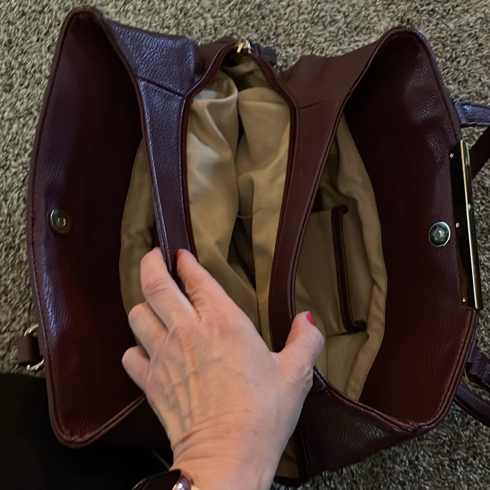 GIANI Bernini beautiful all leather handbag. Like new. - Picture 4 of 6